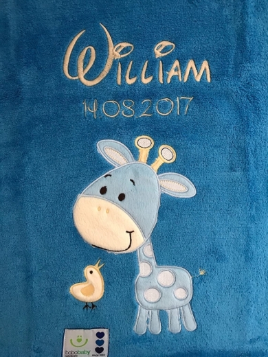 Couverture de bébé - brodé avec le nom - bleu GIRAFFE