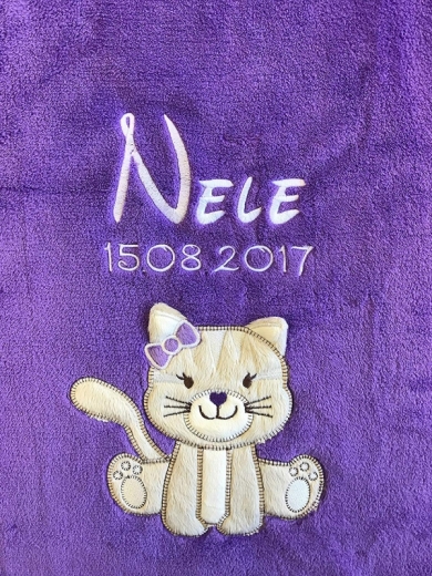 Couverture de bébé - brodé avec le nom - CHAT violet