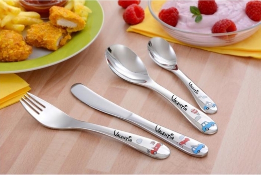 Kinderbesteck mit Namens-Gravur und bunten Motiven - Modell: AUTOS