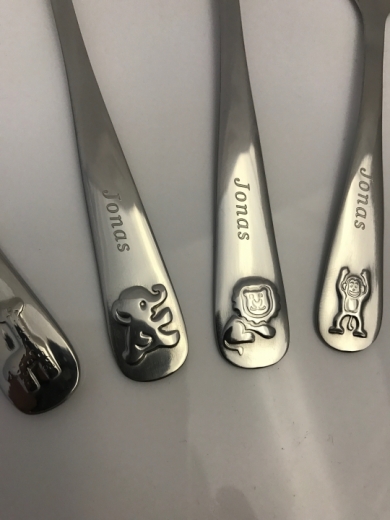 Couverts pour enfants avec gravure du nom "ZOO"