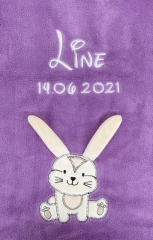 Couverture de bébé - brodé avec le nom - lilas HASE