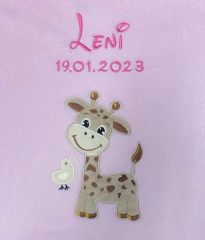 Couverture de bébé - brodé avec le nom - GIRAFFE rose